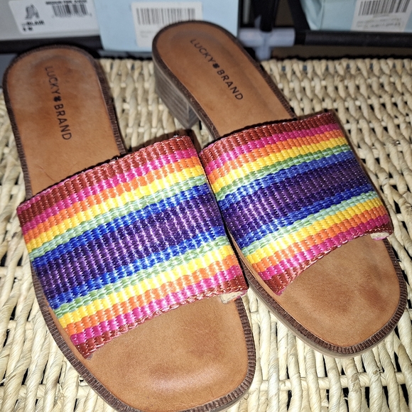 LUCKY BRAND sandals - Picture 2 of 4